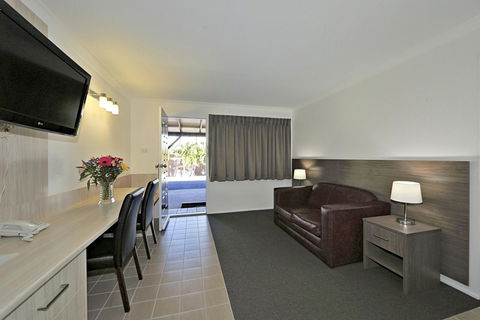 Smart Motels Bert Hinkler - Accommodation QLD 29