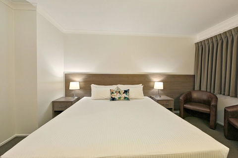 Smart Motels Bert Hinkler - Accommodation QLD 20