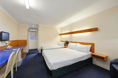 Smart Motels Bert Hinkler - Accommodation QLD 16