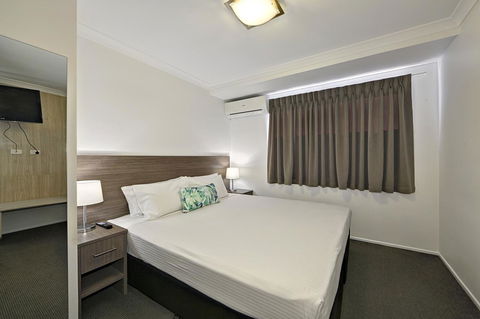 Smart Motels Bert Hinkler - Accommodation QLD 25
