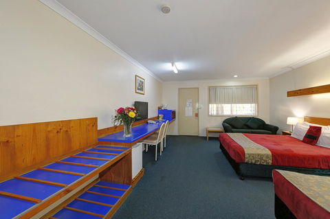 Smart Motels Bert Hinkler - Accommodation QLD 10