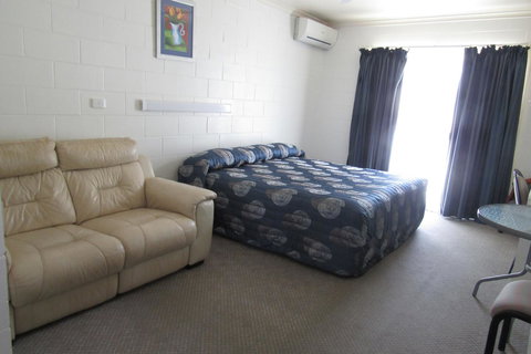 The Park Motel - Accommodation QLD 3
