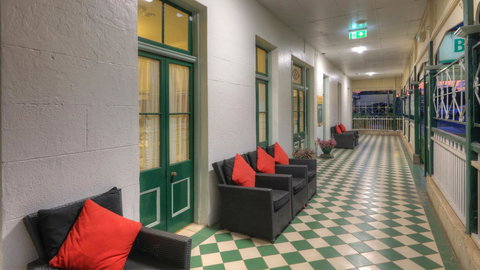 The Park Motel - Accommodation QLD 11