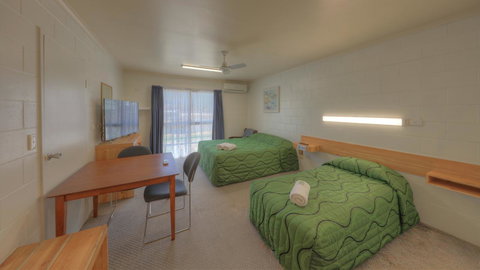 The Park Motel - Accommodation QLD 22