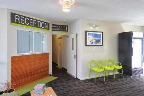 Palm Beach Hotel - Accommodation QLD 28