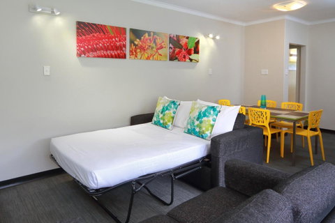 Palm Beach Hotel - Accommodation QLD 22