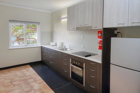 Palm Beach Hotel - Accommodation QLD 5