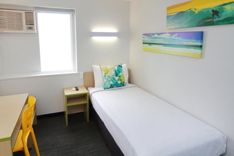 Palm Beach Hotel - Accommodation QLD 16