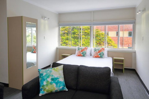 Palm Beach Hotel - Accommodation QLD 11