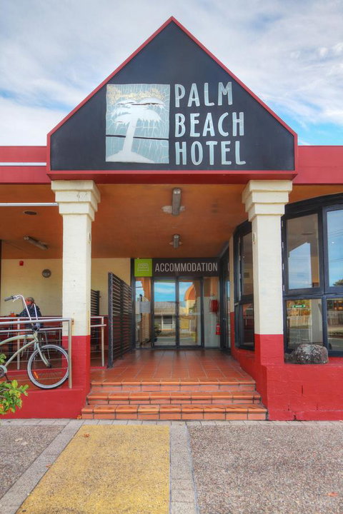Palm Beach Hotel - Accommodation QLD 7