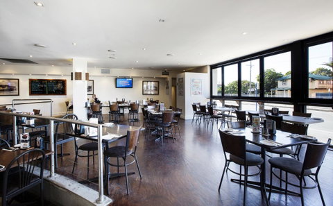 Palm Beach Hotel - Accommodation QLD 8