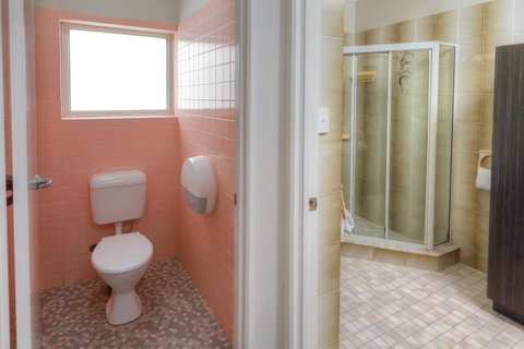 Palm Beach Hotel - Accommodation QLD 9