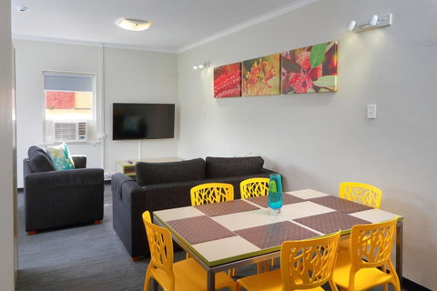 Palm Beach Hotel - Accommodation QLD 23