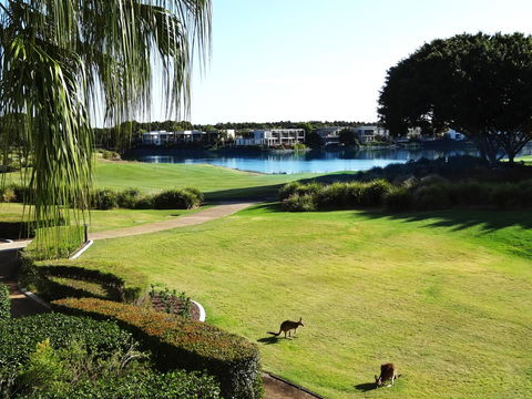 Waterfront Resort Villa With Buggy - Accommodation QLD 3