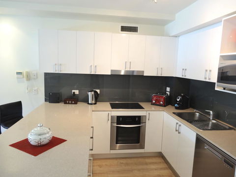 Waterfront Resort Villa With Buggy - Accommodation QLD 7