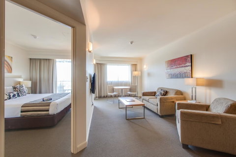 Central Cosmo Apartment Hotel - Accommodation QLD 2