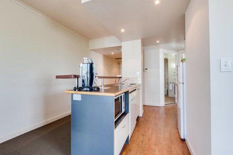 Central Cosmo Apartment Hotel - Accommodation QLD 10
