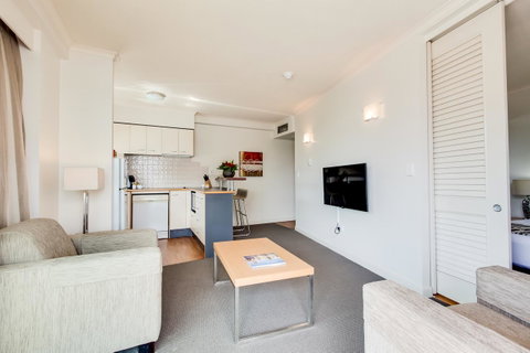 Central Cosmo Apartment Hotel - Accommodation QLD 31