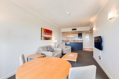 Central Cosmo Apartment Hotel - Accommodation QLD 25