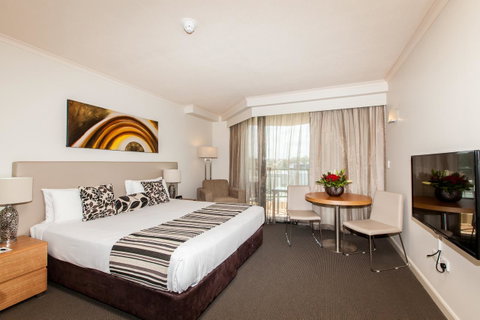 Central Cosmo Apartment Hotel - Accommodation QLD 1