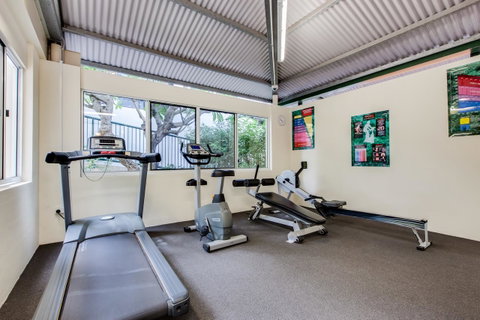Central Cosmo Apartment Hotel - Accommodation QLD 23