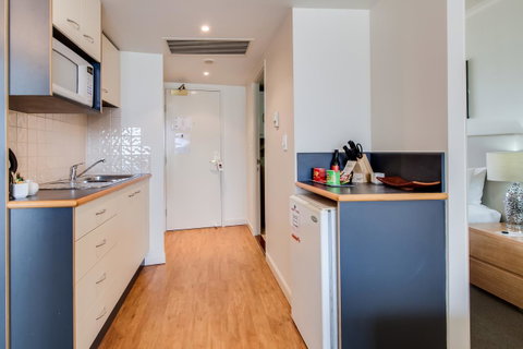 Central Cosmo Apartment Hotel - Accommodation QLD 26
