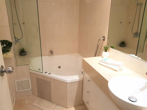 Gemini Court Holiday Apartments - Accommodation QLD 41