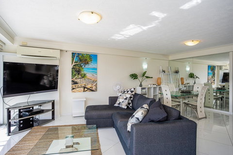 Gemini Court Holiday Apartments - Accommodation QLD 5