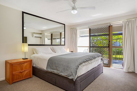 Gemini Court Holiday Apartments - Accommodation QLD 10