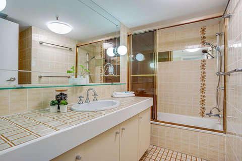 Gemini Court Holiday Apartments - Accommodation QLD 11