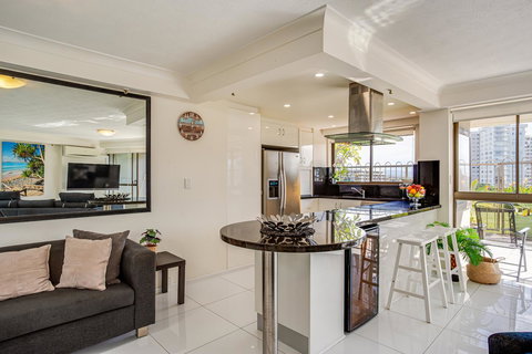 Gemini Court Holiday Apartments - Accommodation QLD 7