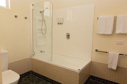 White Lace Motor Inn - Accommodation QLD 12