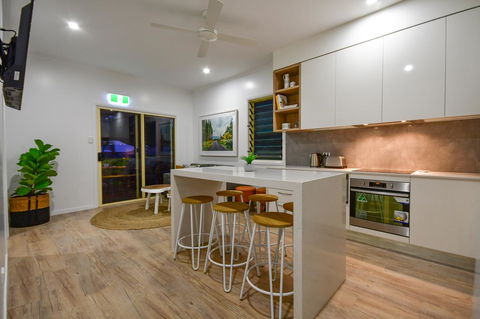 Blue Summit Hideaway - Accommodation QLD 6