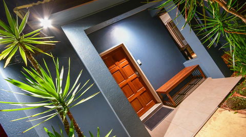 Blue Summit Hideaway - Accommodation QLD 14