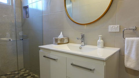 Blue Summit Hideaway - Accommodation QLD 34