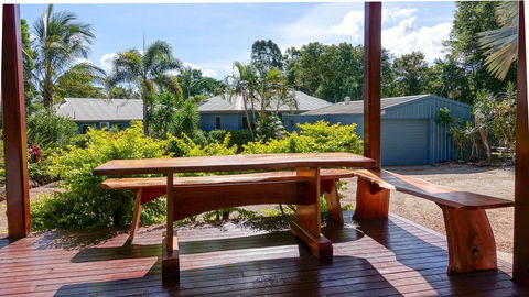 Blue Summit Hideaway - Accommodation QLD 10