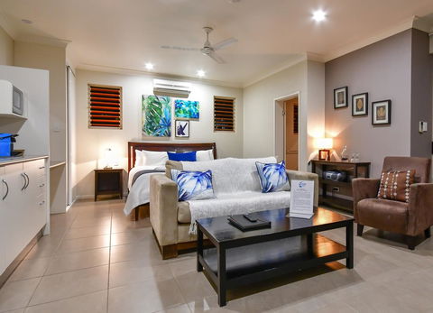 Blue Summit Hideaway - Accommodation QLD 9