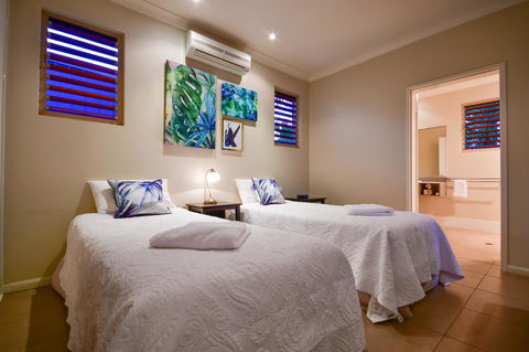 Blue Summit Hideaway - Accommodation QLD 3