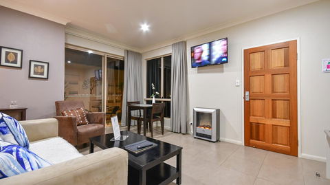 Blue Summit Hideaway - Accommodation QLD 18