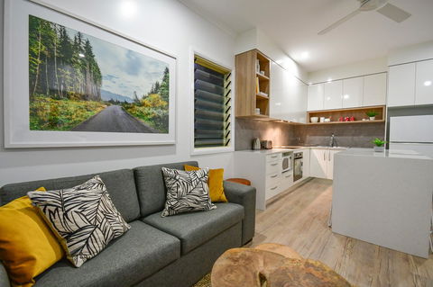 Blue Summit Hideaway - Accommodation QLD 5