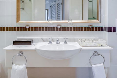 InterContinental Sanctuary Cove Resort, An IHG Hotel - Accommodation QLD 12