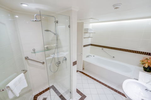 InterContinental Sanctuary Cove Resort, An IHG Hotel - Accommodation QLD 2