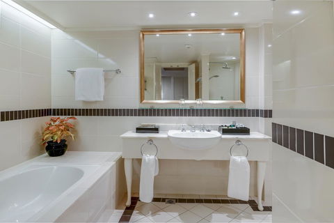 InterContinental Sanctuary Cove Resort, An IHG Hotel - Accommodation QLD 5