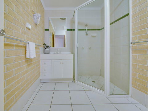 Murray Street Apartments - Accommodation QLD 25