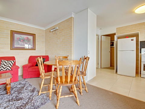 Murray Street Apartments - Accommodation QLD 10