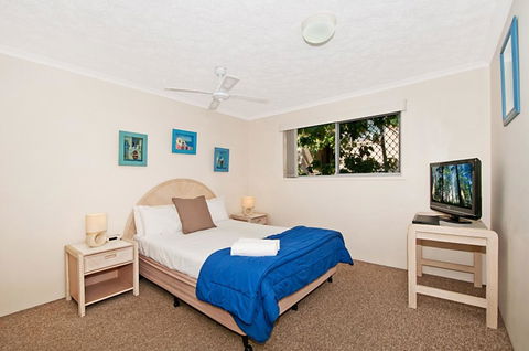 Champelli Palms Apartments - Accommodation QLD 6