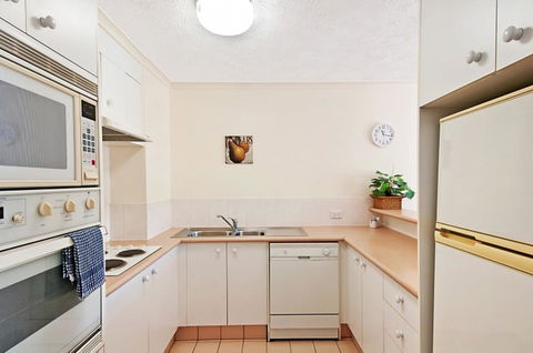 Champelli Palms Apartments - Accommodation QLD 13