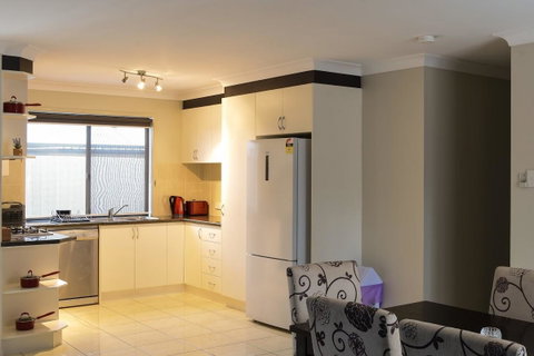 Atricom - Accommodation QLD 5