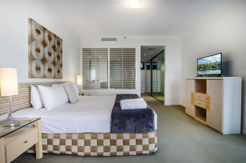 Ultra Broadbeach - Accommodation QLD 37