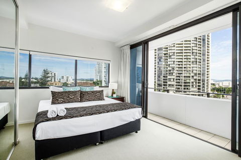 Ultra Broadbeach - Accommodation QLD 7